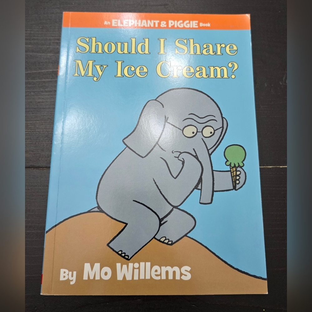 Should I Share My Ice Cream? (An Elephant and Piggie Book) AR Book 1st Grade